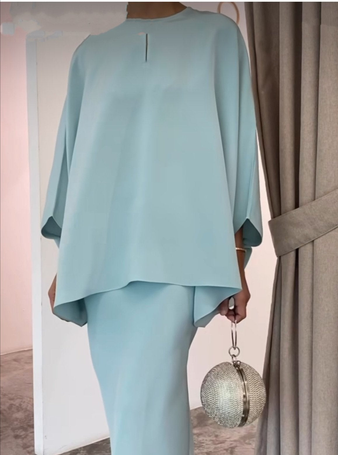 LB | Beztroska i elegancka sukienka zimowa
